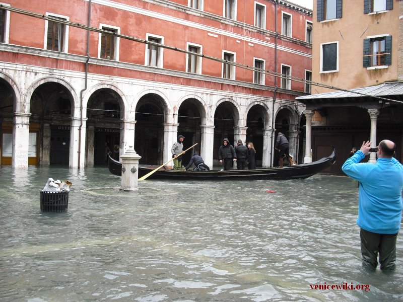 Immagine:Acqua-alta-1dicembre08-CIMG0114.jpg