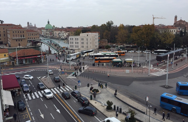 Immagine:Piazzale Roma.jpg
