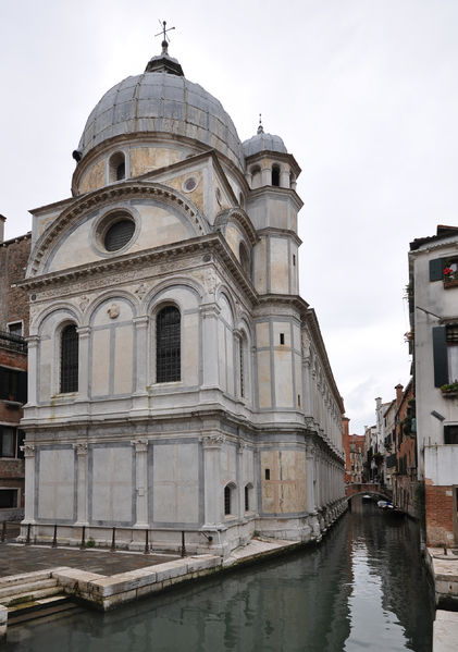 Immagine:Chiesa Miracoli - Retro.jpg