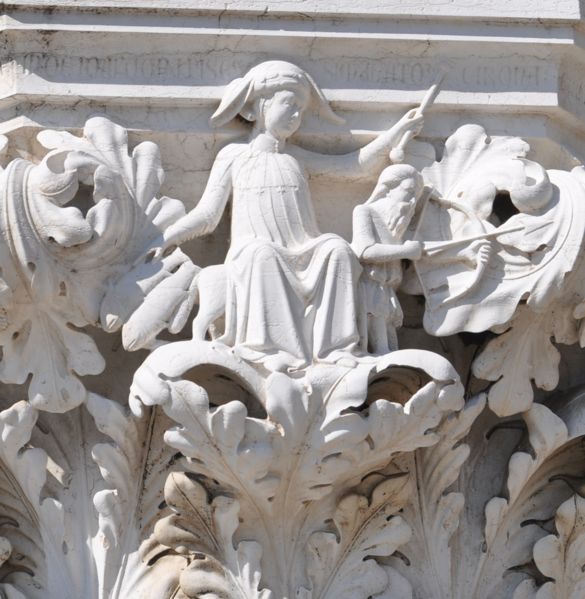 Immagine:Capitello arco.JPG