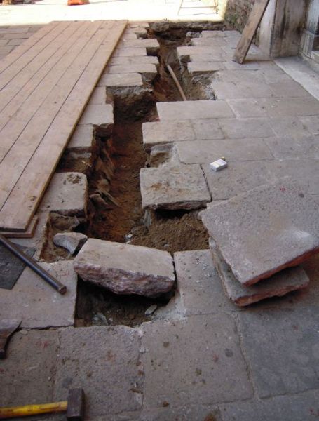 Immagine:Scavo in corso.jpg