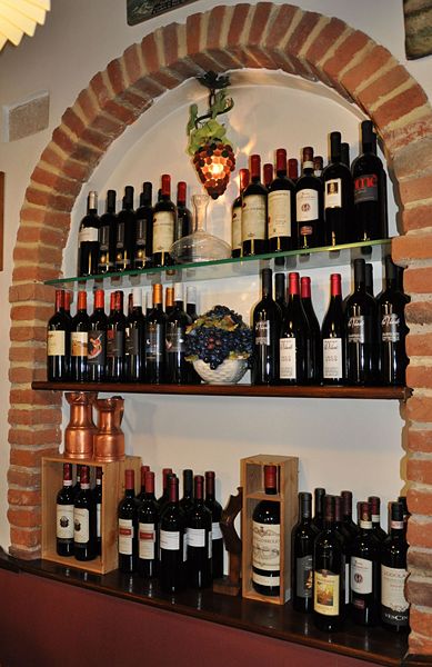 Immagine:Scelta vini.jpg