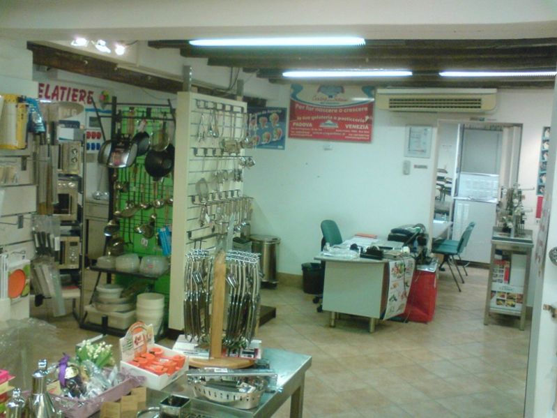 Immagine:Buffet Equipment.jpg