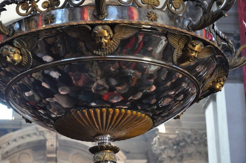 Immagine:Salute - Lampadario centrale.jpg