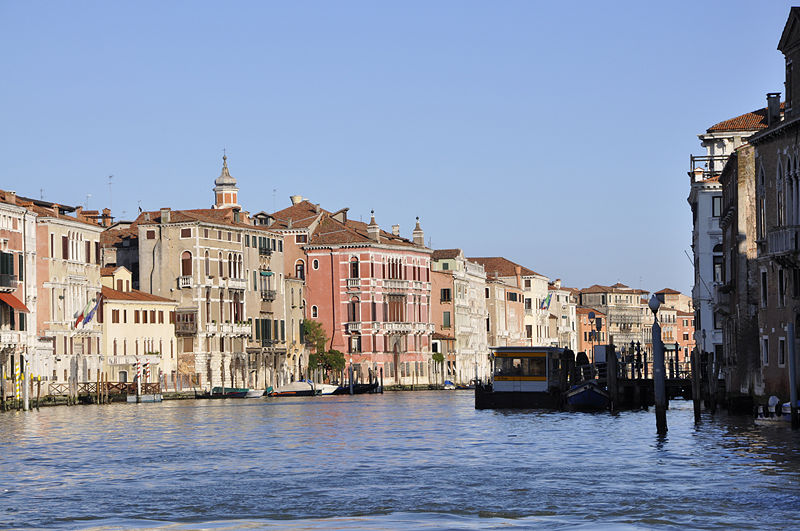 Immagine:13) Palazzo Fontana.jpg