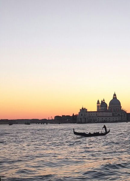 Immagine:Sunset in Gran Canal.jpg