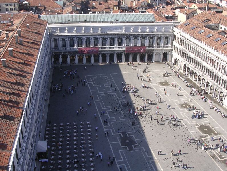 Immagine:Piazza dal Campanile.JPG