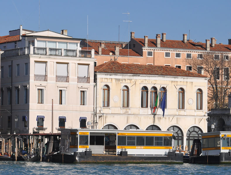 Immagine:Capitaneria di Porto.jpg