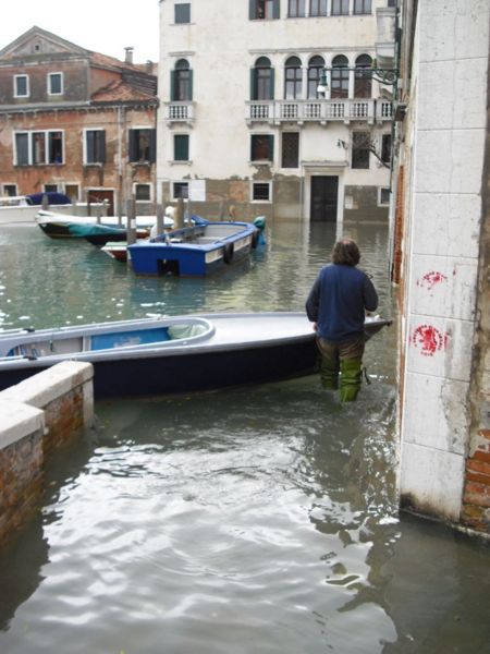 Immagine:Acqua-alta-1dicembre08-CIMG0126.JPG