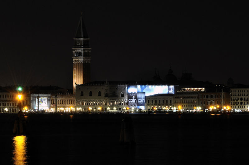 Immagine:Venezia di notte.jpg