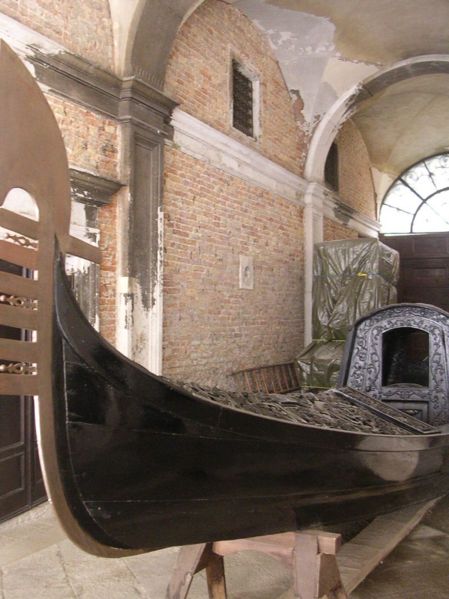 Immagine:Gondola con Felze.jpg