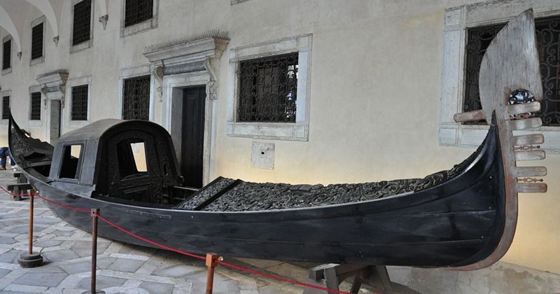 Immagine:Gondola al Ducale.jpg