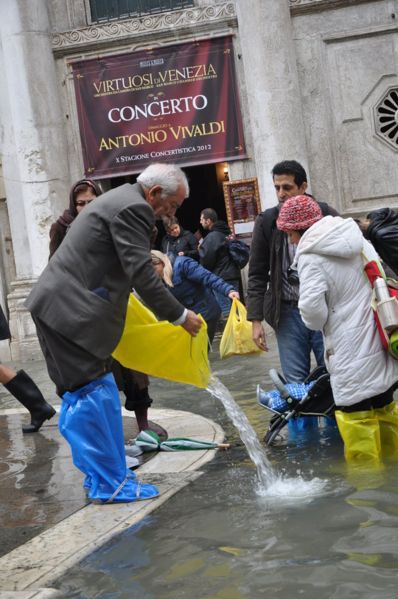 Immagine:Togliere la acqua.jpg