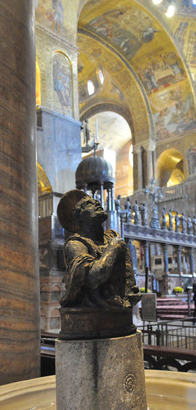 Immagine:Acquasantiera San Marco.jpg