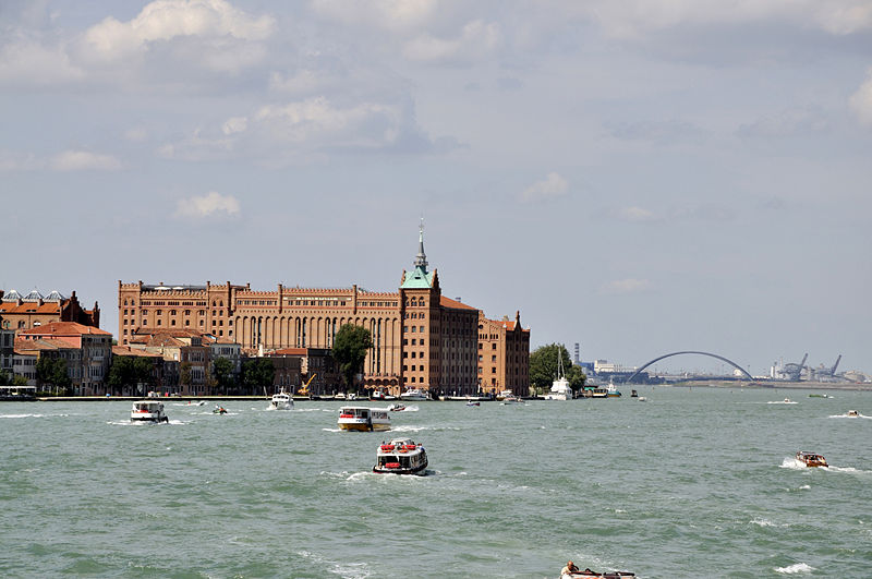 Immagine:Molino Stucky.jpg