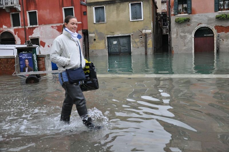 Immagine:Acqua dappertutto.jpg